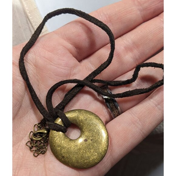 Classic Rustic Style Gold Tone Metal Disc Pendant Necklace - Picture 3 of 5